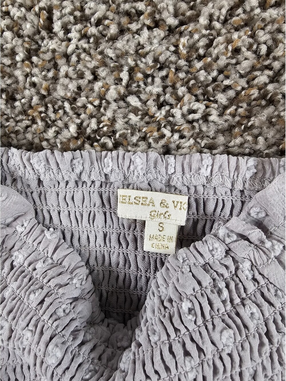 Chelsea & Violet Girls Sz S Long Sleeve Smocked Boho Top Gray Silver - Picture 3 of 4